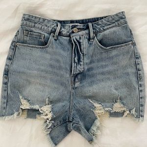 Good American bombshell shorts 28